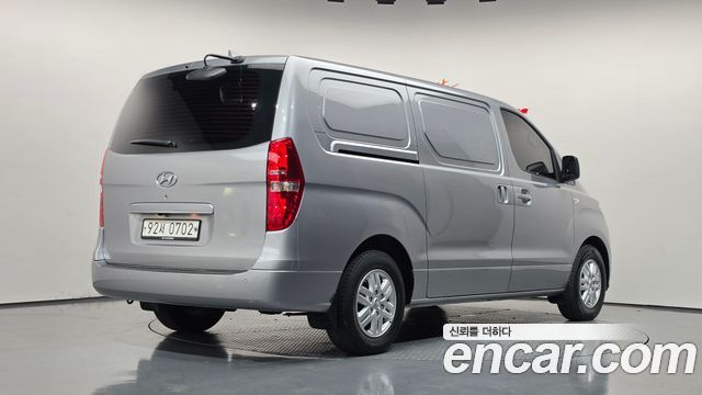 Hyundai Starex 2021 — photo 2