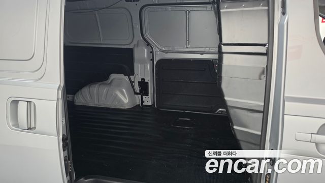 Hyundai Starex 2021 — photo 17