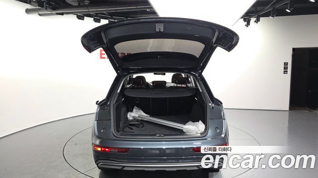 Audi Q5 2023 — photo 26