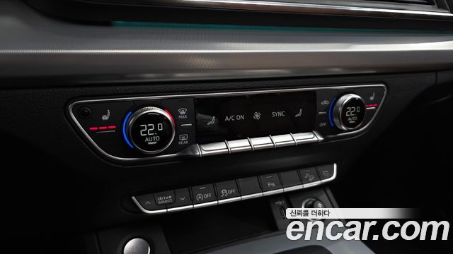 Audi Q5 2023 — photo 32