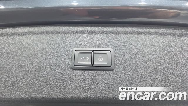 Audi Q5 2023 — photo 36