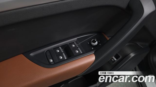 Audi Q5 2023 — photo 38