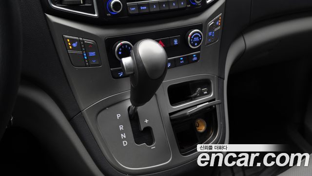 Hyundai Starex 2017 — photo 9