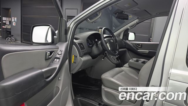 Hyundai Starex 2017 — photo 10