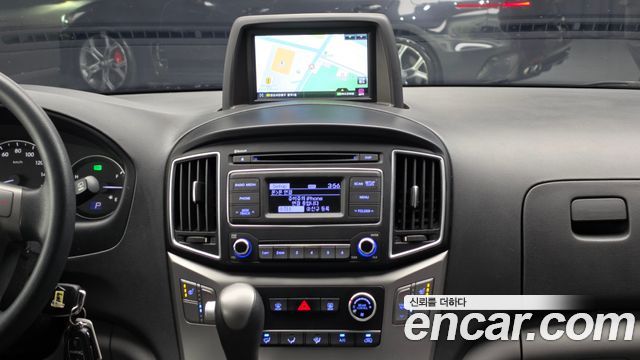 Hyundai Starex 2017 — photo 14