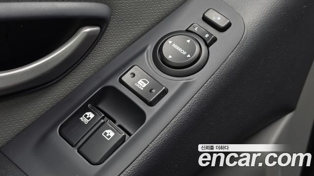 Hyundai Starex 2017 — photo 15