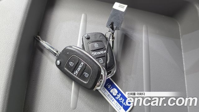 Hyundai Starex 2017 — photo 18