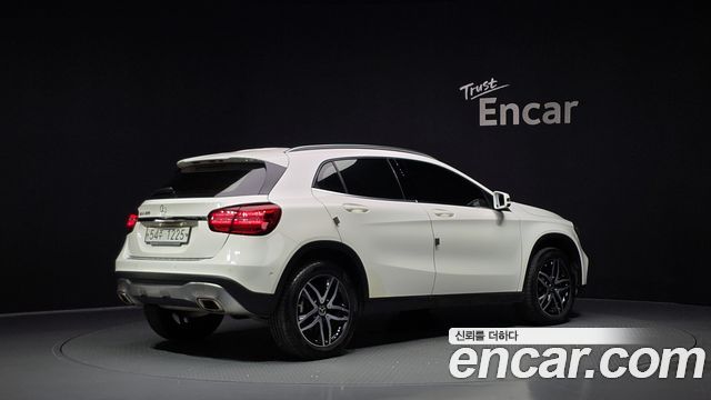 Mercedes-Benz GLA-Class 2019 — photo 2