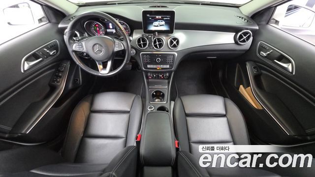 Mercedes-Benz GLA-Class 2019 — photo 10
