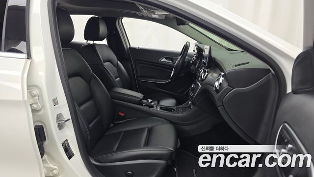 Mercedes-Benz GLA-Class 2019 — photo 17