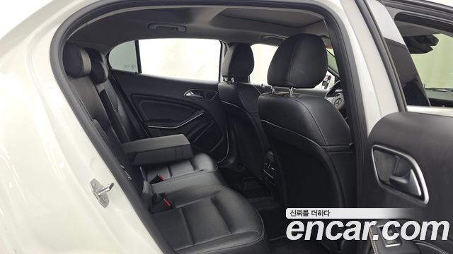 Mercedes-Benz GLA-Class 2019 — photo 18