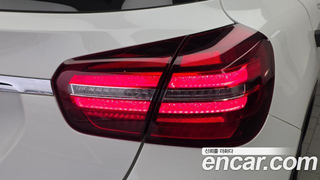 Mercedes-Benz GLA-Class 2019 — photo 9
