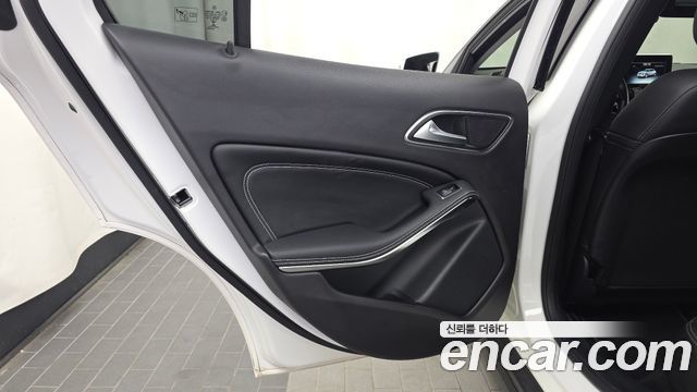 Mercedes-Benz GLA-Class 2019 — photo 15