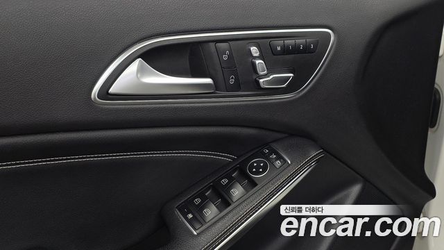 Mercedes-Benz GLA-Class 2019 — photo 16
