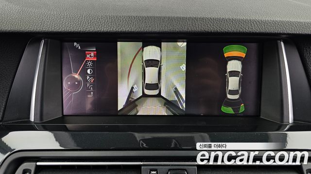 BMW 5-Series 2016 — photo 16
