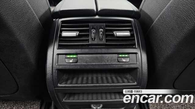 BMW 5-Series 2016 — photo 18