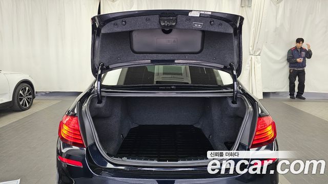 BMW 5-Series 2016 — photo 20