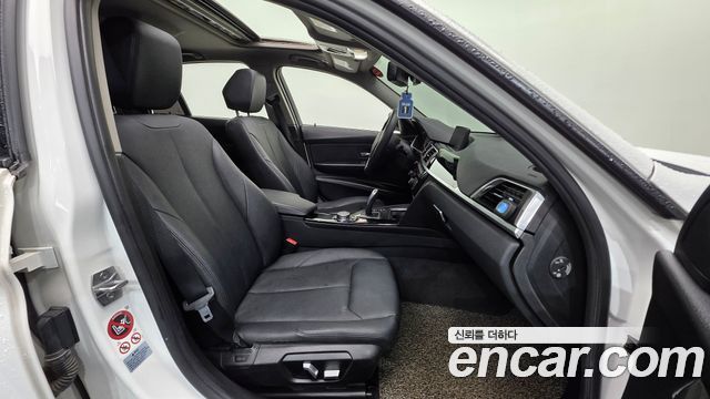 BMW 3-Series 2016 — photo 10