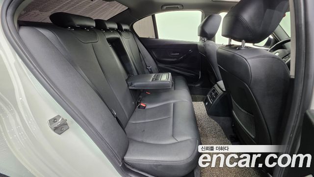 BMW 3-Series 2016 — photo 19