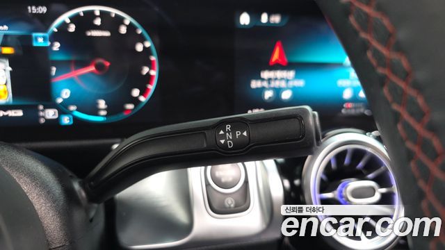 Mercedes-Benz GLB-Class 2021 — photo 12