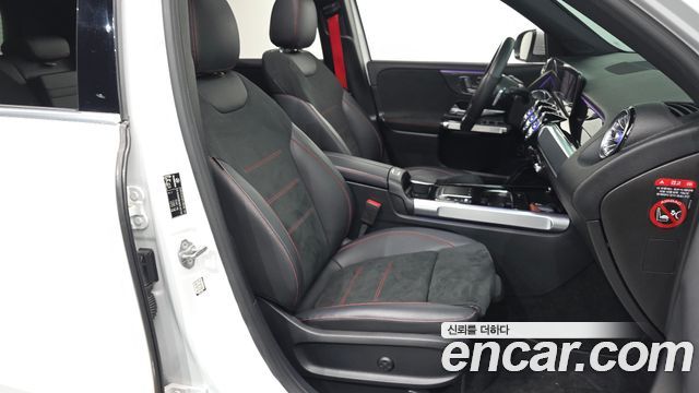 Mercedes-Benz GLB-Class 2021 — photo 17