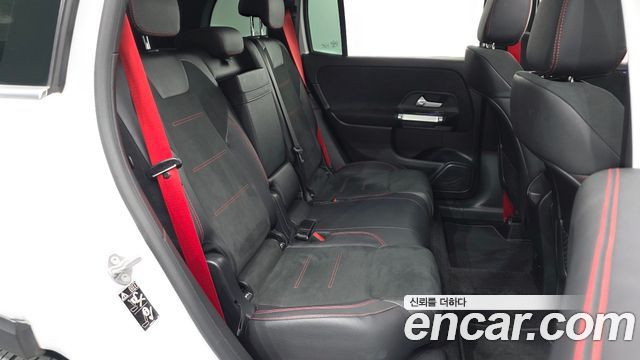 Mercedes-Benz GLB-Class 2021 — photo 18