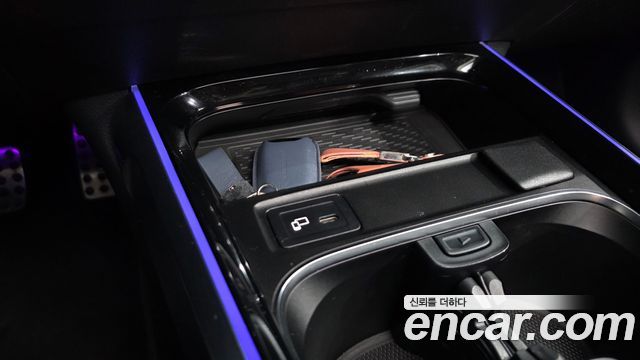 Mercedes-Benz GLB-Class 2021 — photo 16