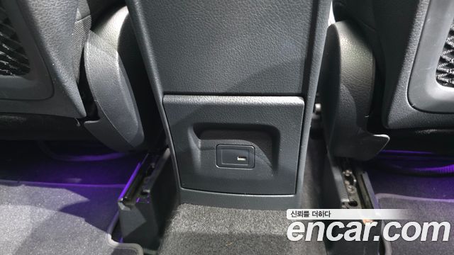 Mercedes-Benz GLB-Class 2021 — photo 31