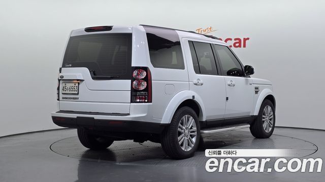 Land Rover Discovery 2015 — photo 2