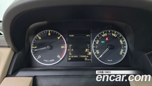 Land Rover Discovery 2015 — photo 8