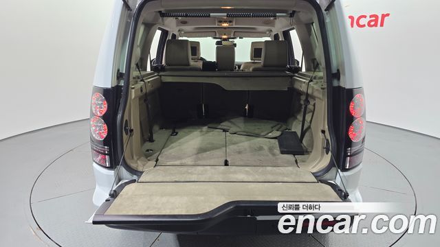 Land Rover Discovery 2015 — photo 19