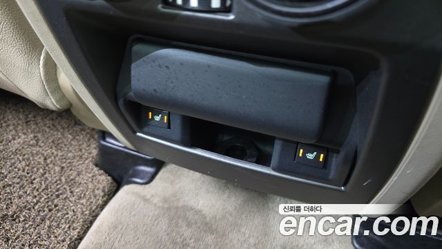Land Rover Discovery 2015 — photo 20