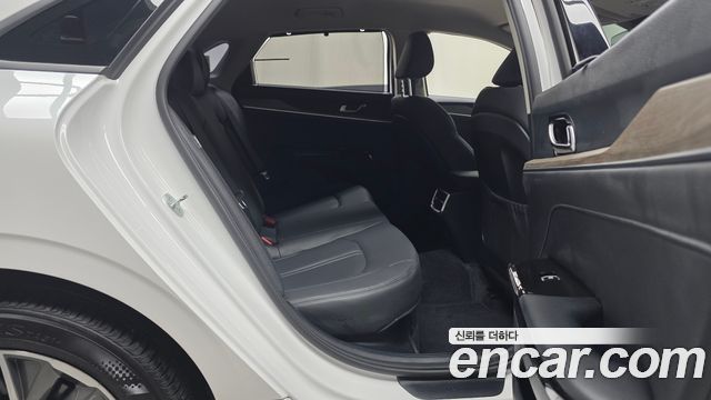 Kia K5 2023 — photo 17