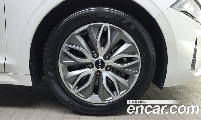 Kia K5 2023 — photo 7