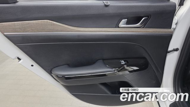 Kia K5 2023 — photo 15