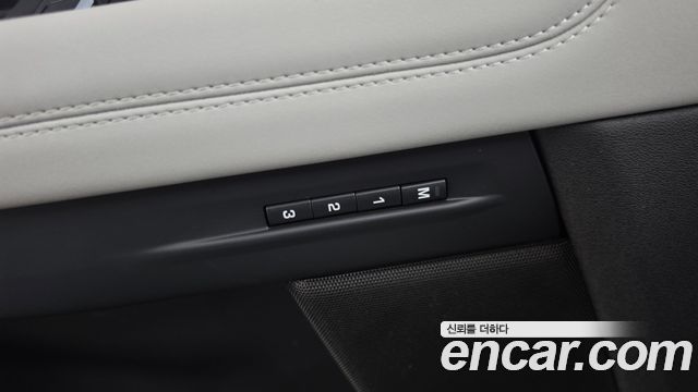 Land Rover Range Rover Evoque 2020 — photo 31