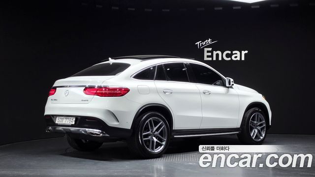 Mercedes-Benz GLE-Class 2018 — photo 2