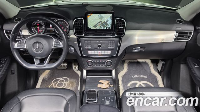 Mercedes-Benz GLE-Class 2018 — photo 10