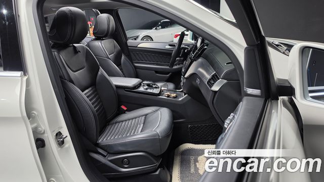 Mercedes-Benz GLE-Class 2018 — photo 17