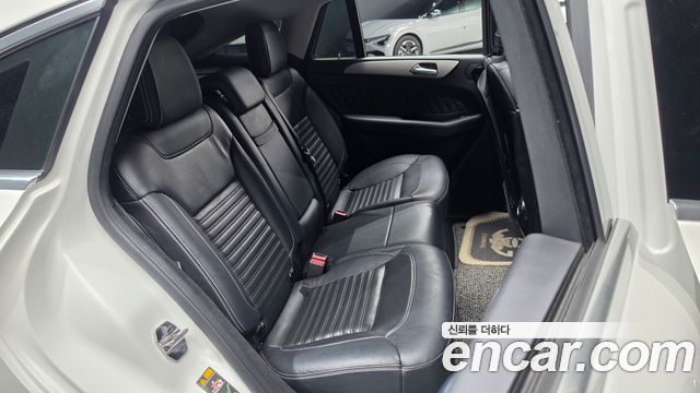 Mercedes-Benz GLE-Class 2018 — photo 18