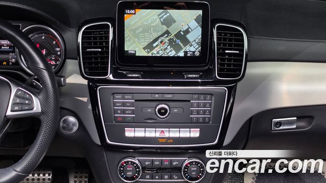 Mercedes-Benz GLE-Class 2018 — photo 21