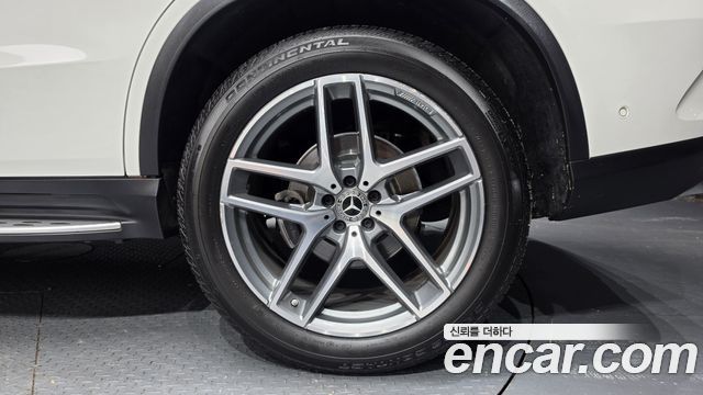Mercedes-Benz GLE-Class 2018 — photo 7