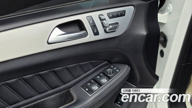 Mercedes-Benz GLE-Class 2018 — photo 27