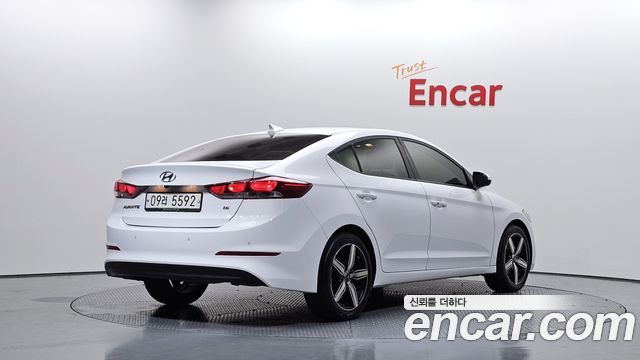 Hyundai AVANTE 2018 — photo 2