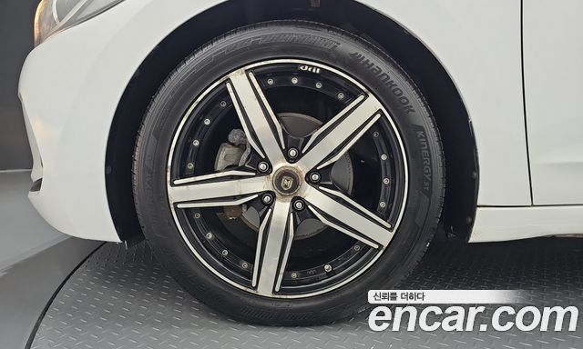 Hyundai AVANTE 2018 — photo 5