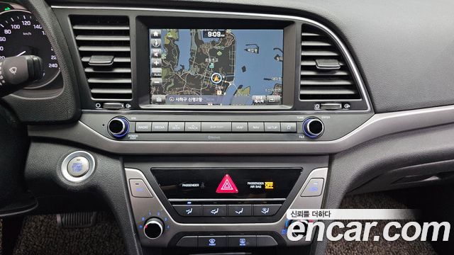 Hyundai AVANTE 2018 — photo 20