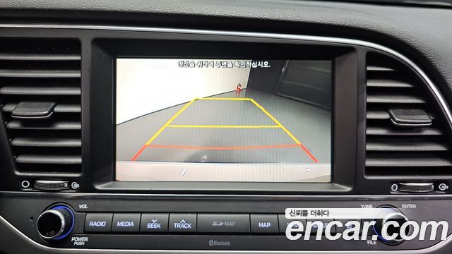 Hyundai AVANTE 2018 — photo 21