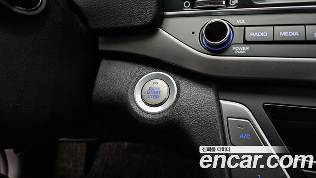 Hyundai AVANTE 2018 — photo 26