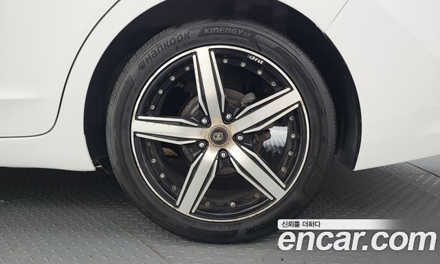 Hyundai AVANTE 2018 — photo 7