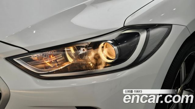 Hyundai AVANTE 2018 — photo 8